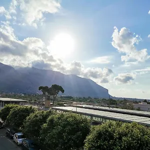 Le Métro , Carini Italie